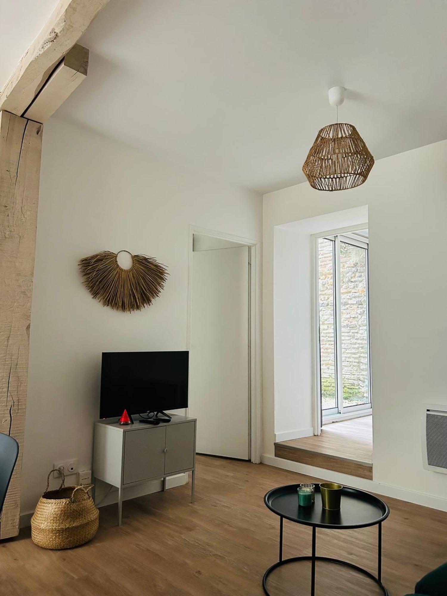 Le Patio : Appartement Chic 3 Chambres Au Coeur De Pau Kültér fotó