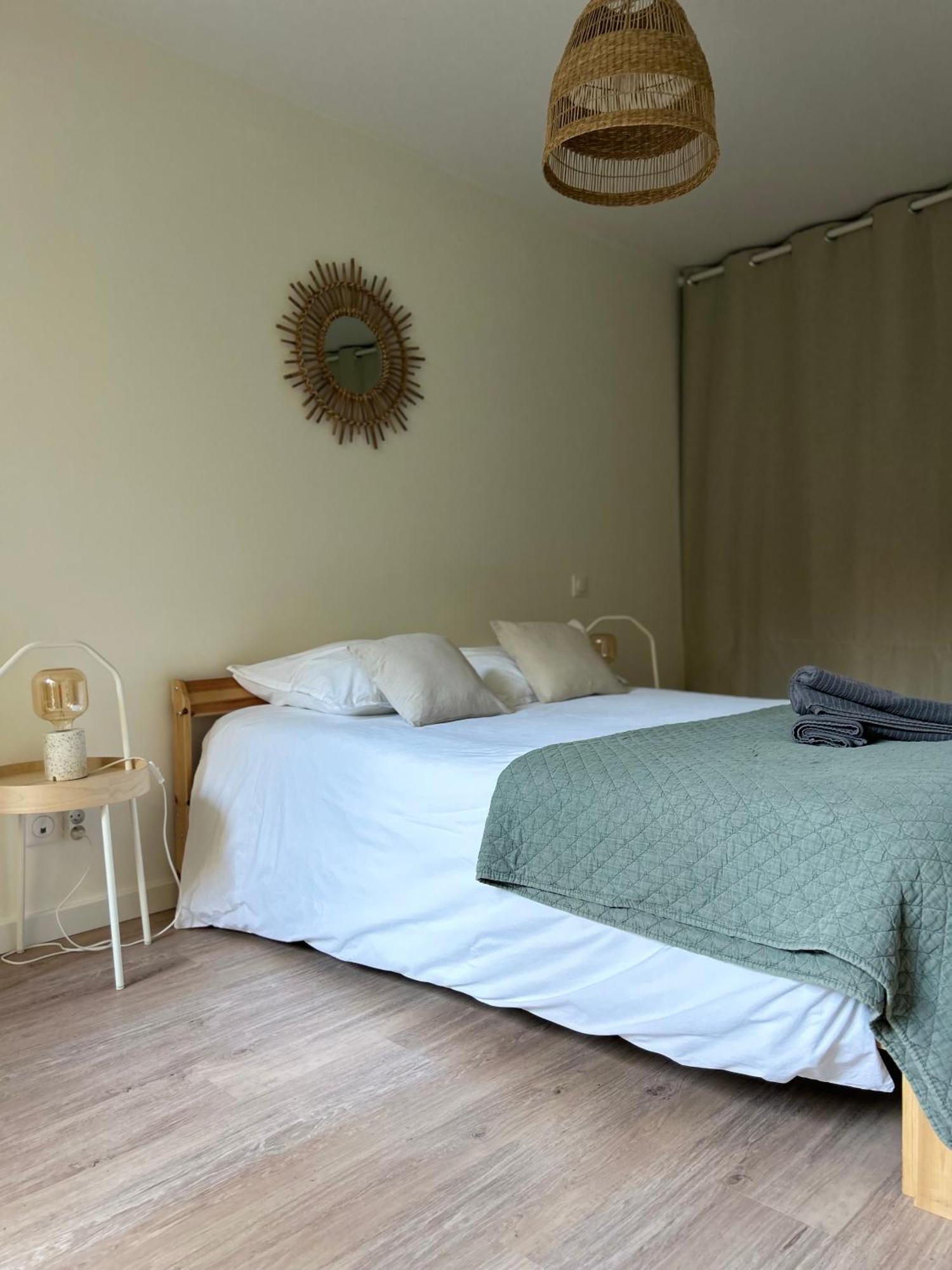 Le Patio : Appartement Chic 3 Chambres Au Coeur De Pau Kültér fotó