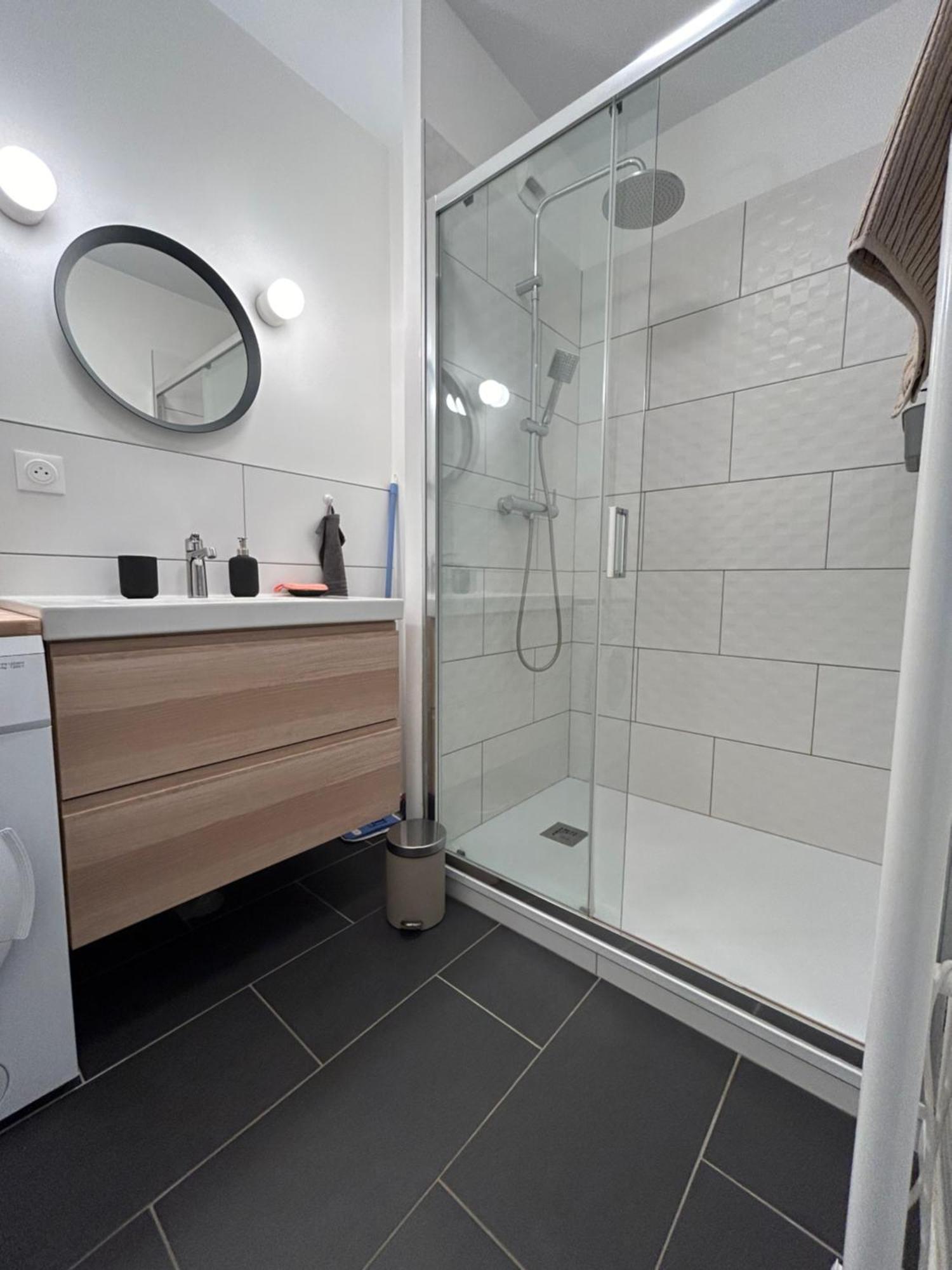 Le Patio : Appartement Chic 3 Chambres Au Coeur De Pau Kültér fotó