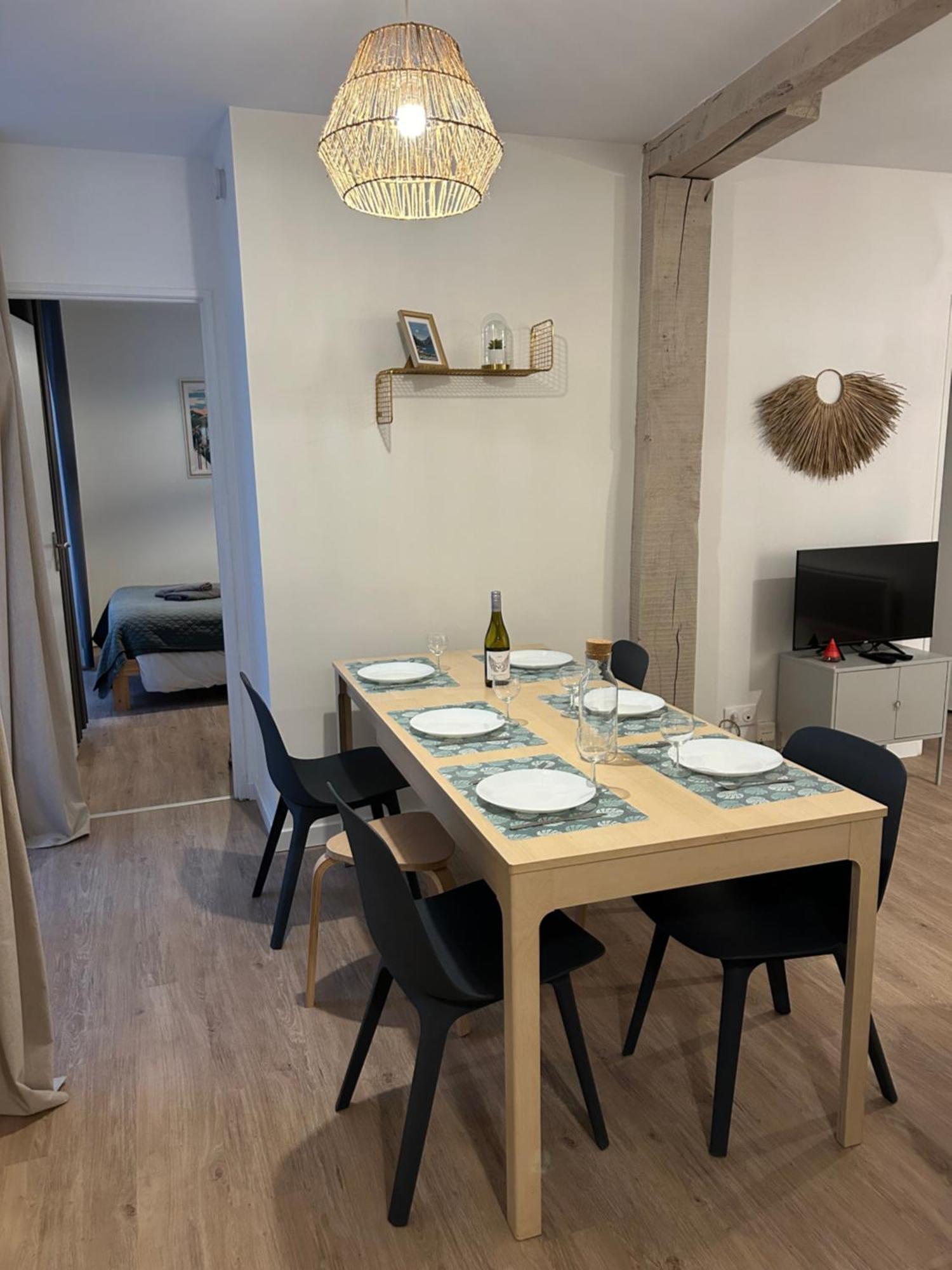 Le Patio : Appartement Chic 3 Chambres Au Coeur De Pau Kültér fotó
